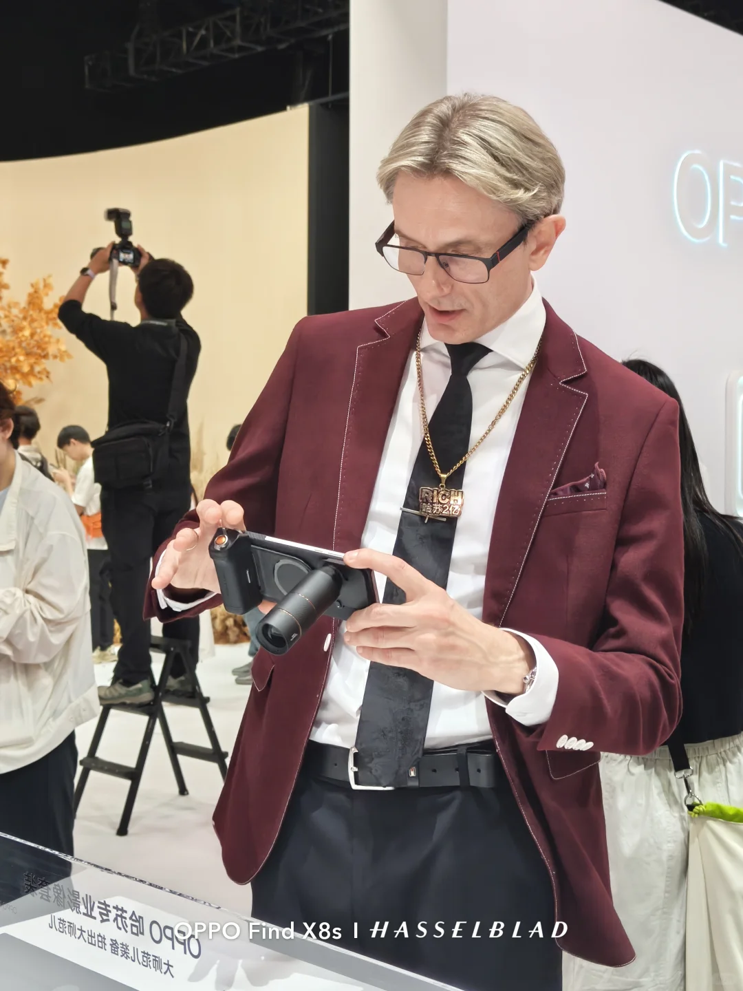 我竟然在OPPO发布会拍到了法拉利先生
