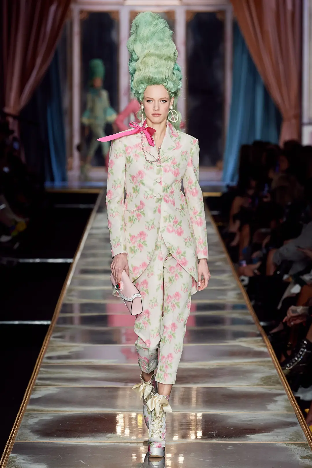 Moschino｜洛可可蛋糕