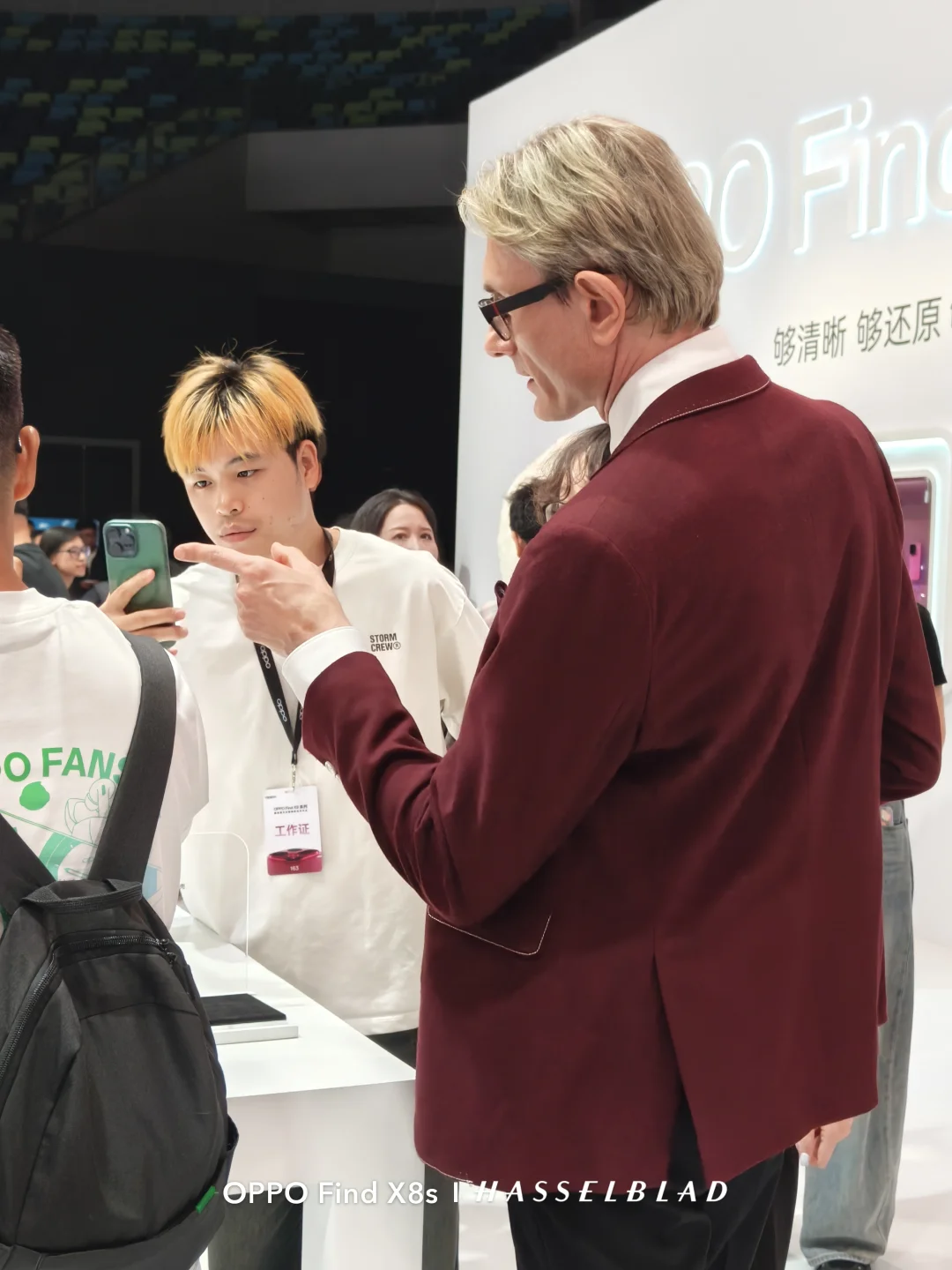 我竟然在OPPO发布会拍到了法拉利先生