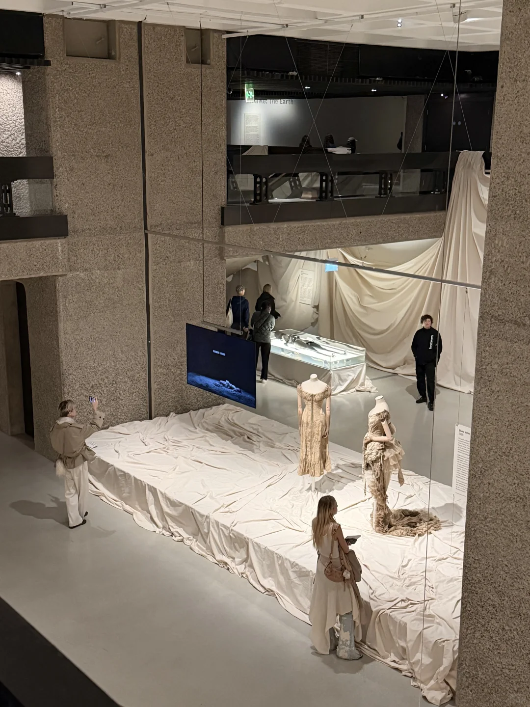 伦敦新展 I Dirty looks in Fashion