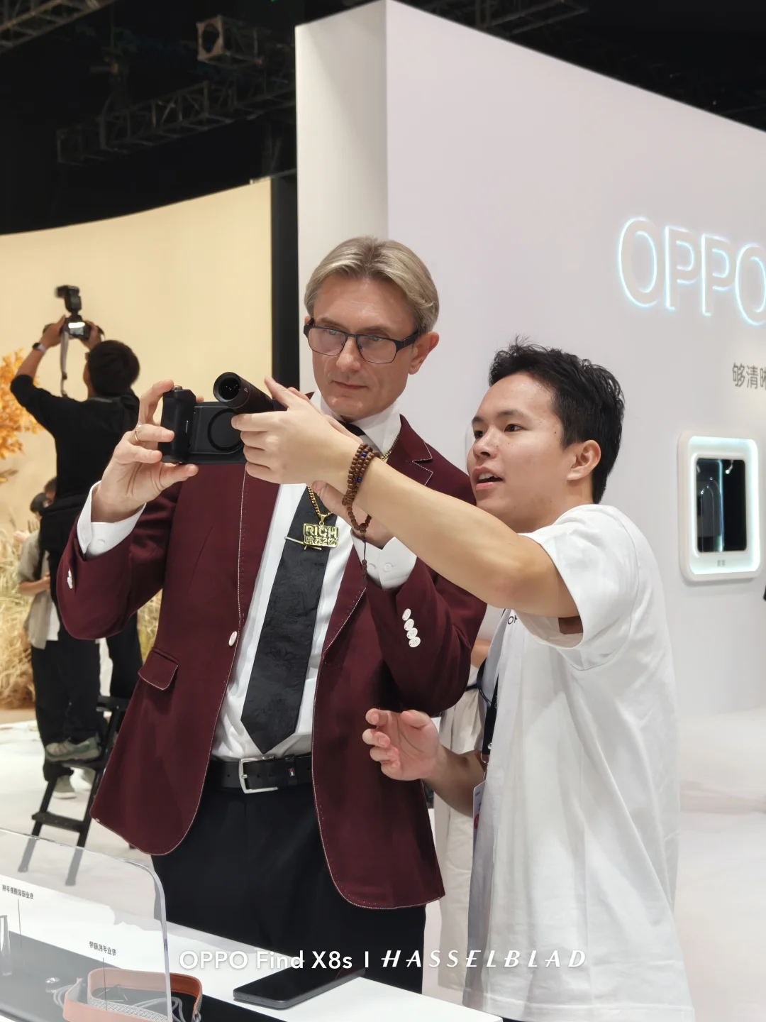 我竟然在OPPO发布会拍到了法拉利先生