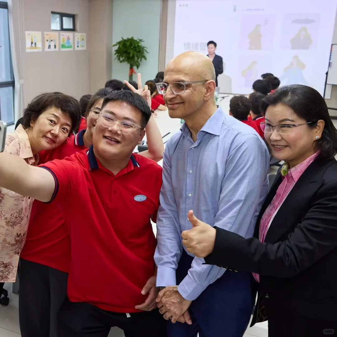 ?跟着Apple COO逛苹果中国供应链工厂!