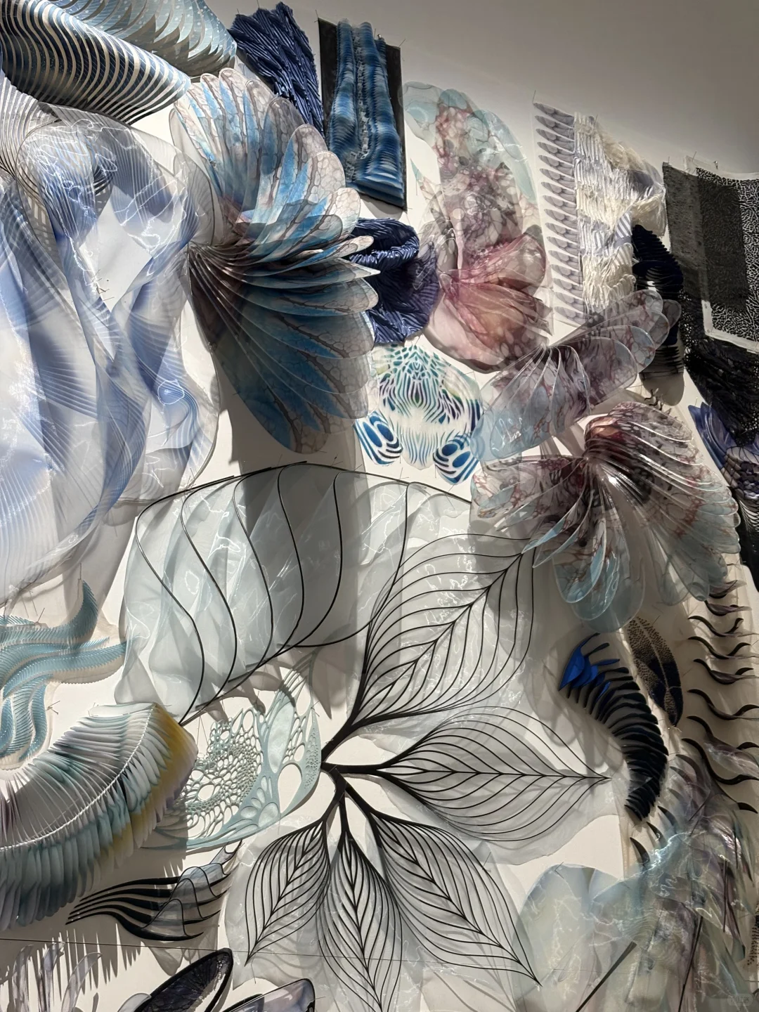 令人惊叹的灵感版?? Iris van Herpen展览