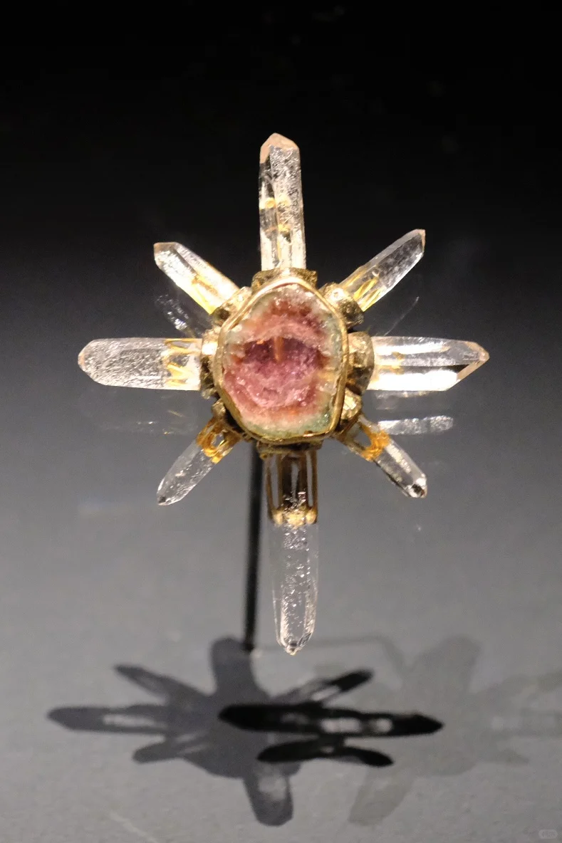 没有老佛爷？豪华香奈儿时尚宣言大展开幕