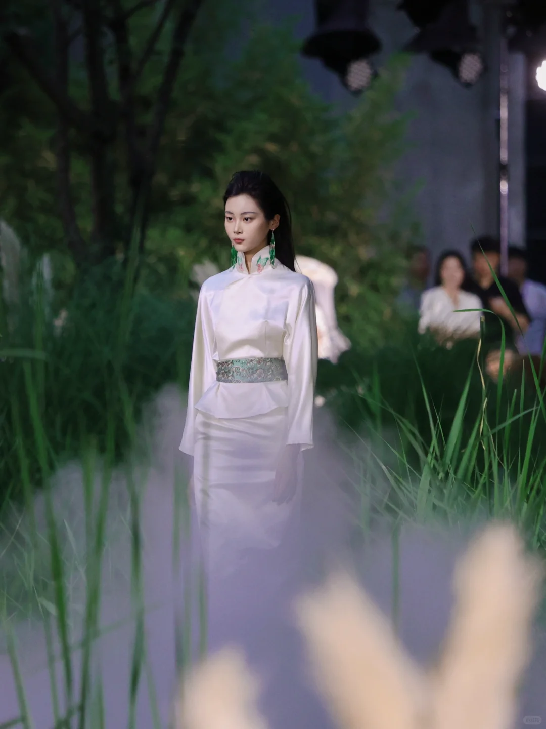 新中式的碰撞 成都非遗蜀锦大秀