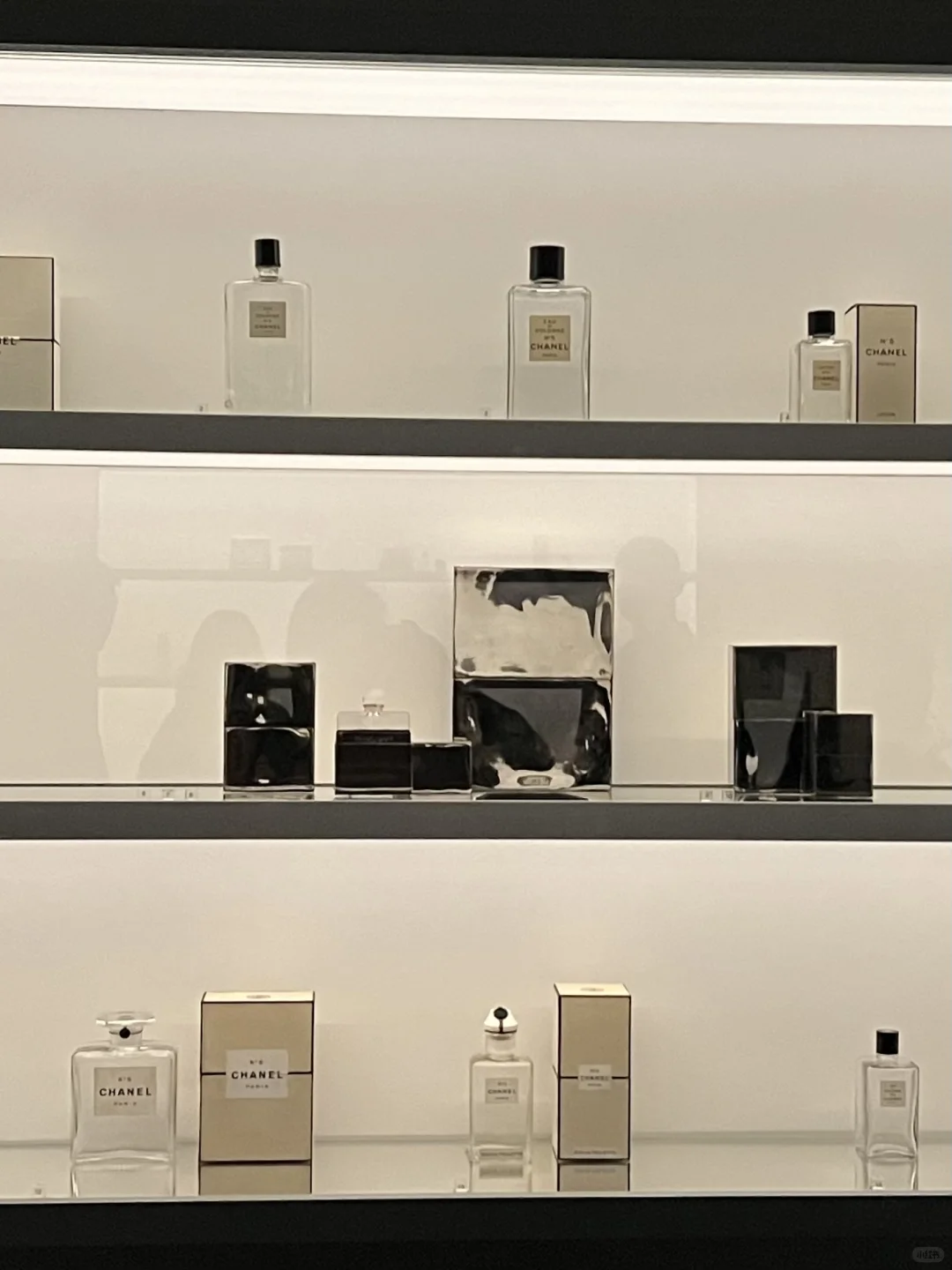 没有老佛爷？豪华香奈儿时尚宣言大展开幕