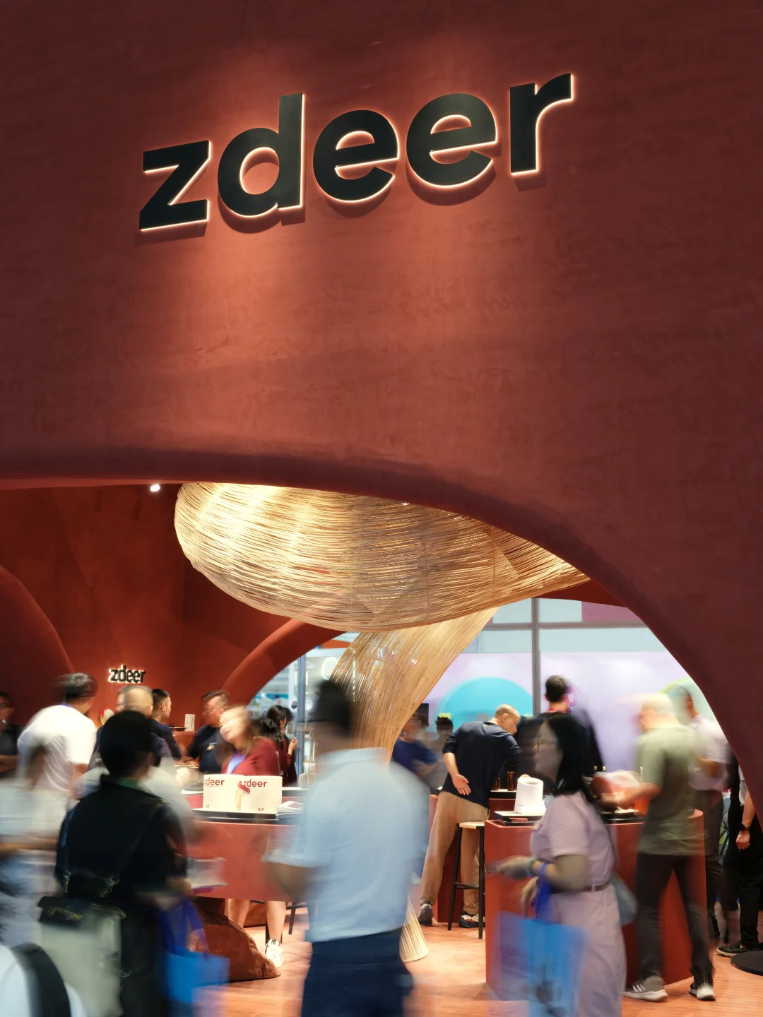 深圳礼品展首日！这抹红实在太耀眼?