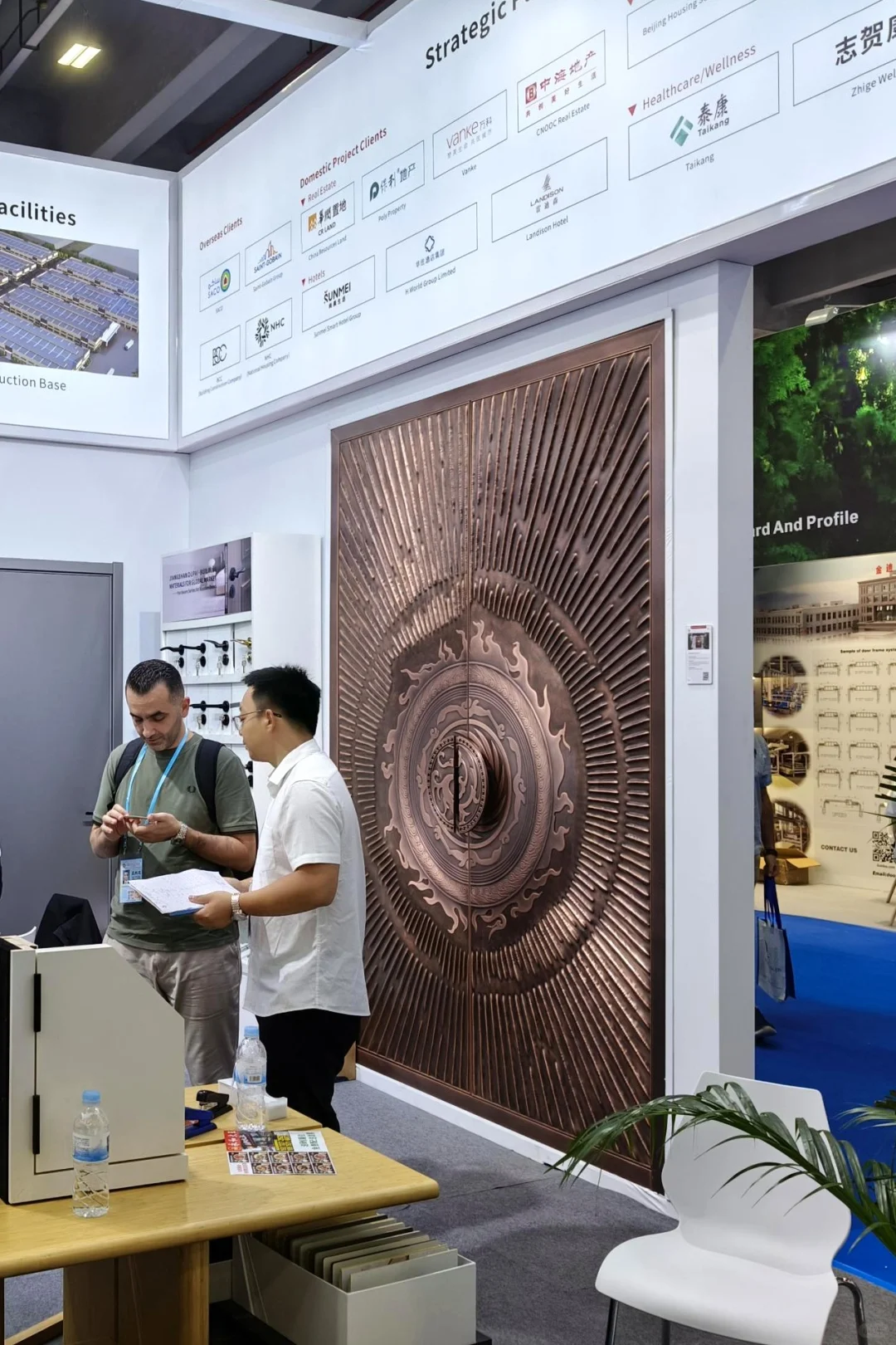 中国智造高光！欧派广交会现场热度爆表