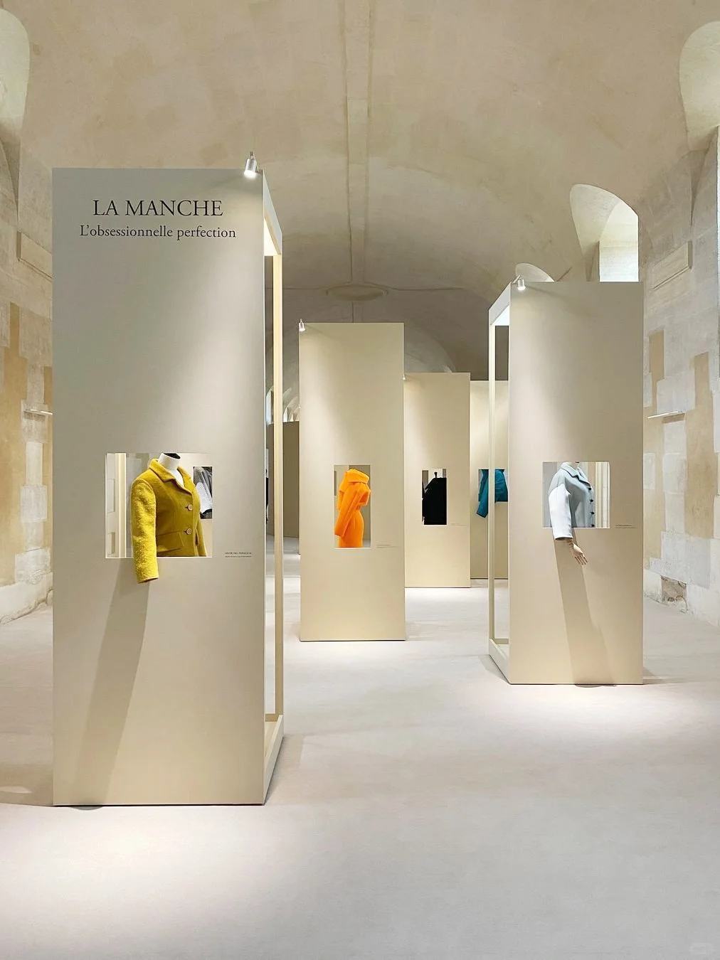 展览设计 I 服装展