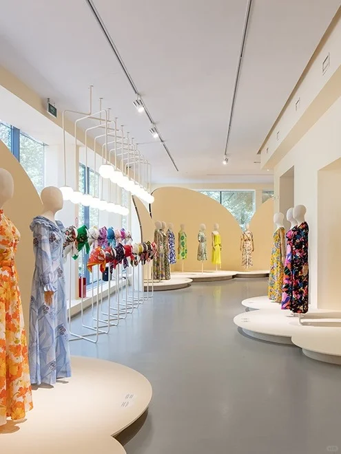 设计巧思：小空间打造大气时尚展位