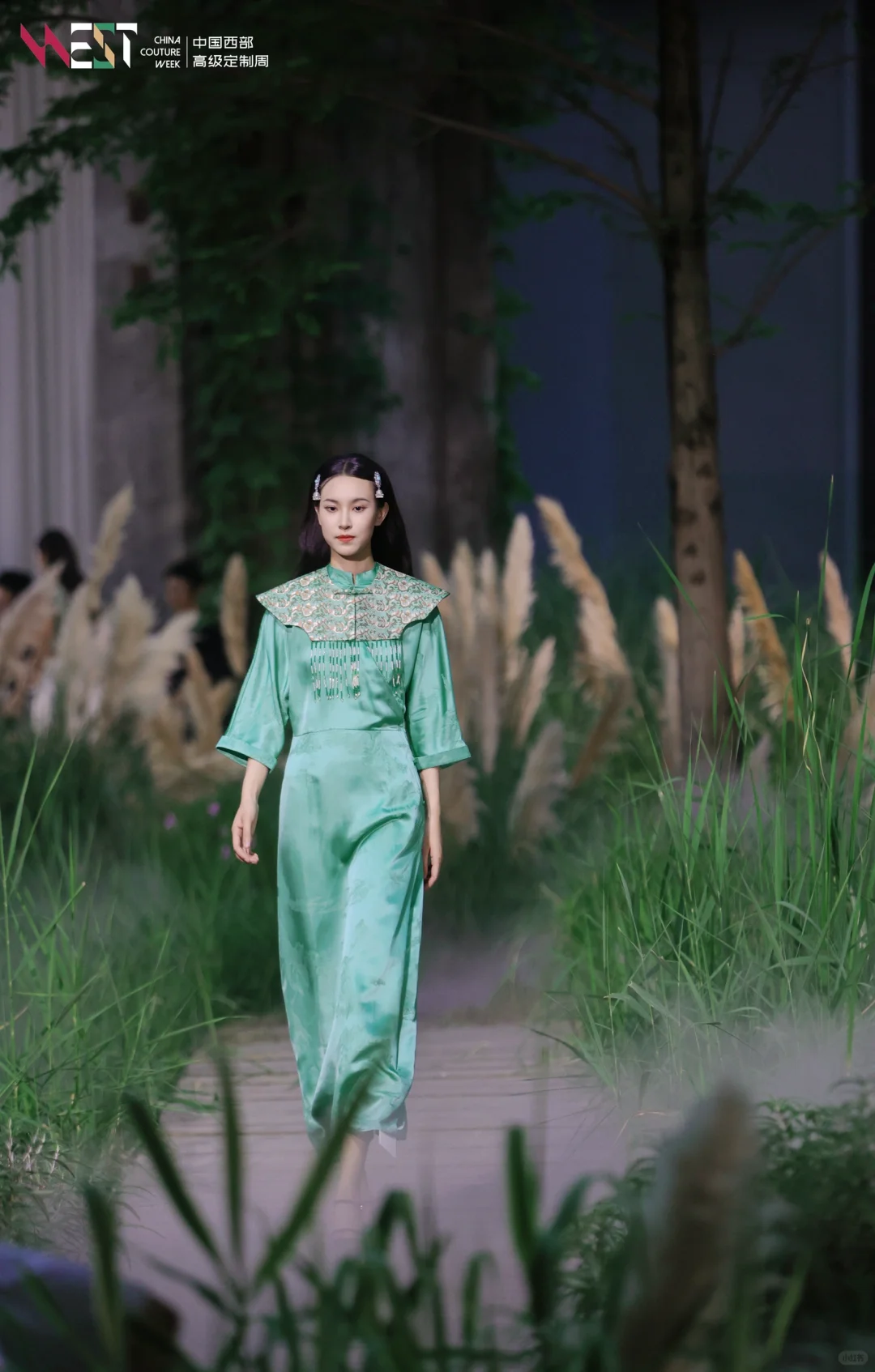 新中式的碰撞 成都非遗蜀锦大秀