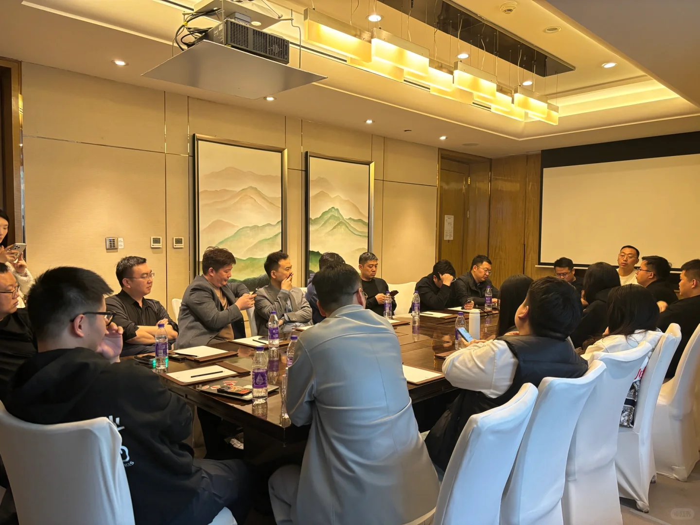 “被小红书官方邀请参加了郑州线下闭门会……