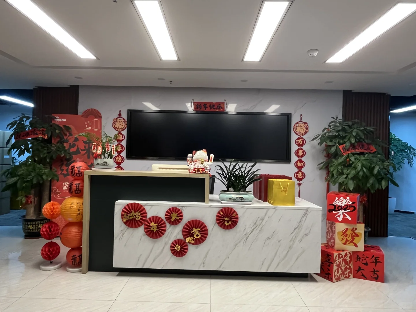 急聘电子元器件IC国际采购/销售