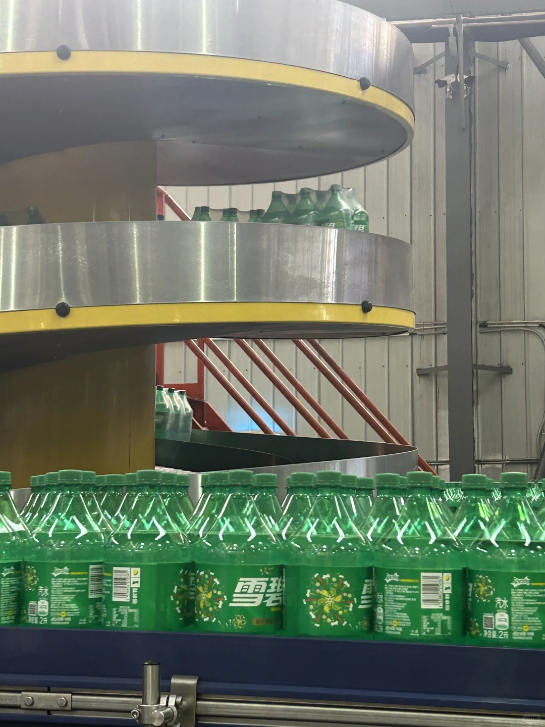 这生产线太好玩儿啦！我能看一天