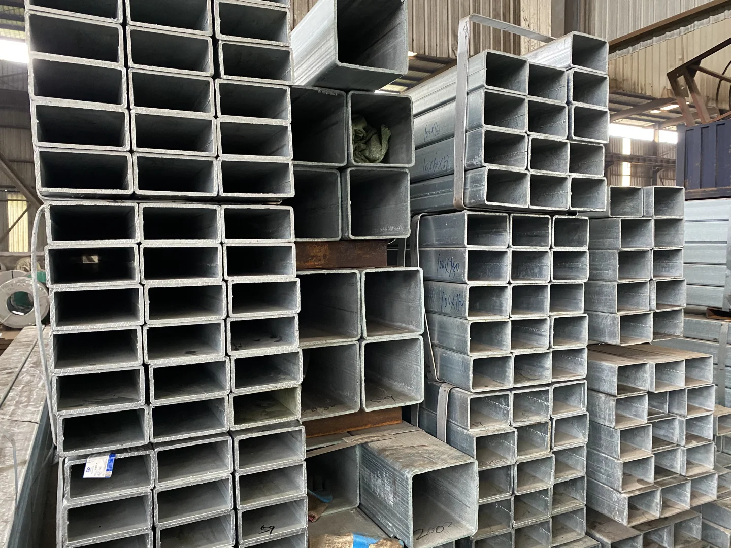 靠谱的热镀锌方距管供应商