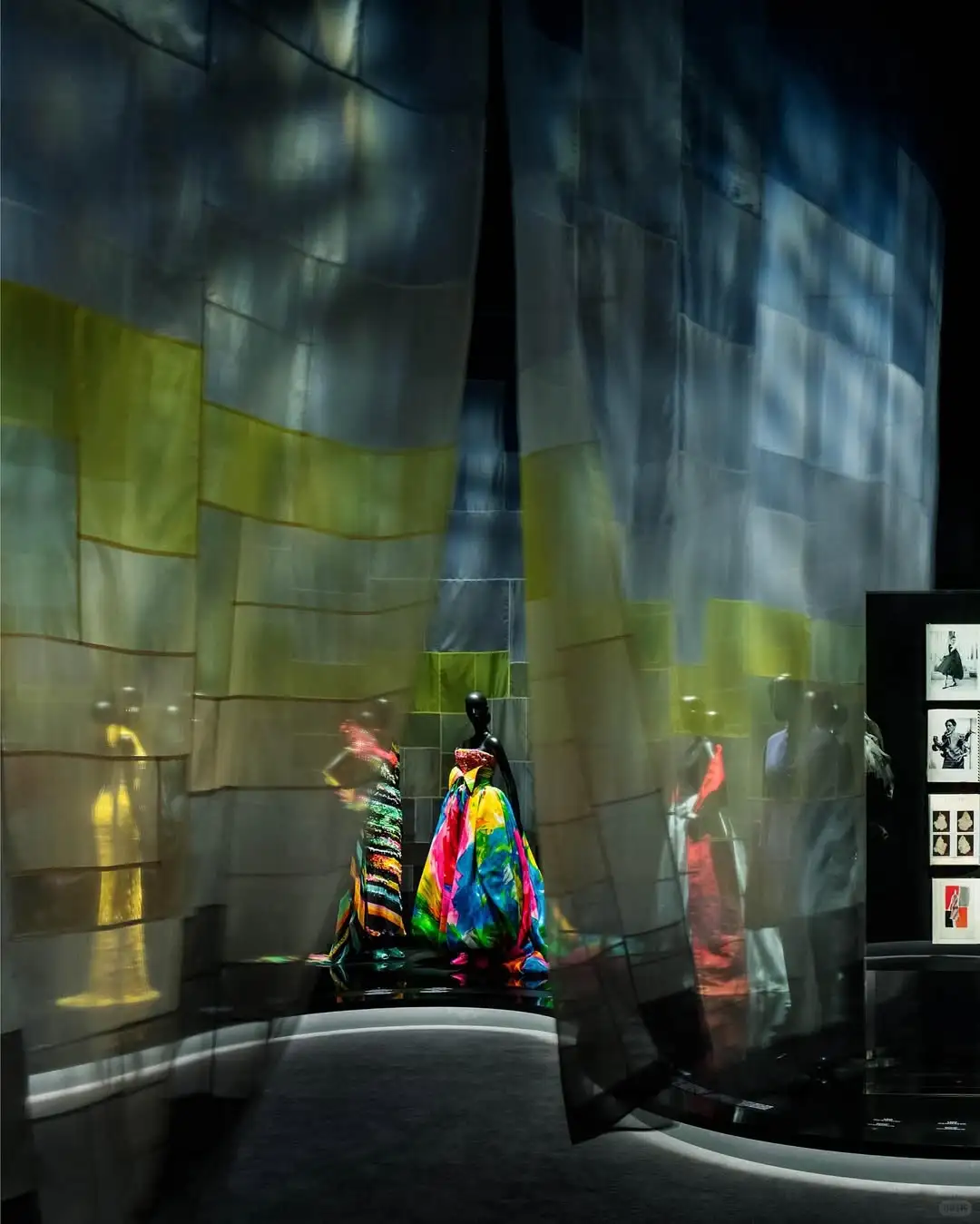 ?Christian Dior: Designer of Dreams