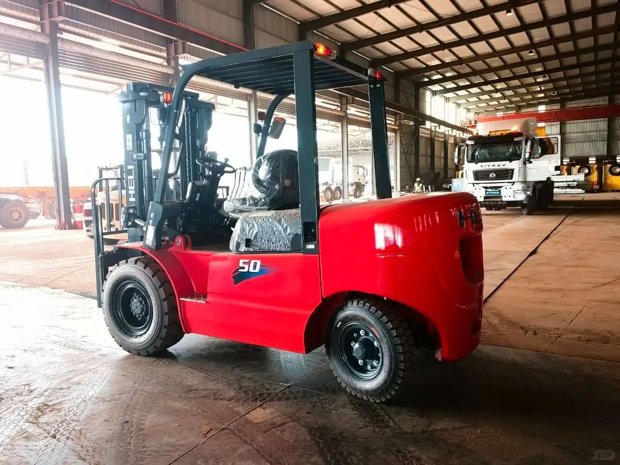 加纳本地供应各种工程机械和配件！