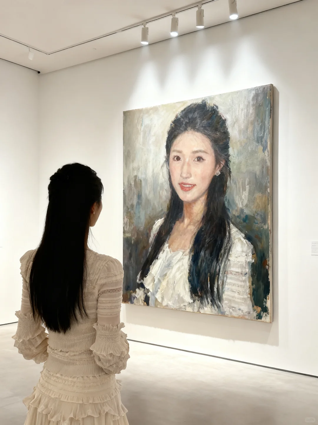 没事去看看个展啊～