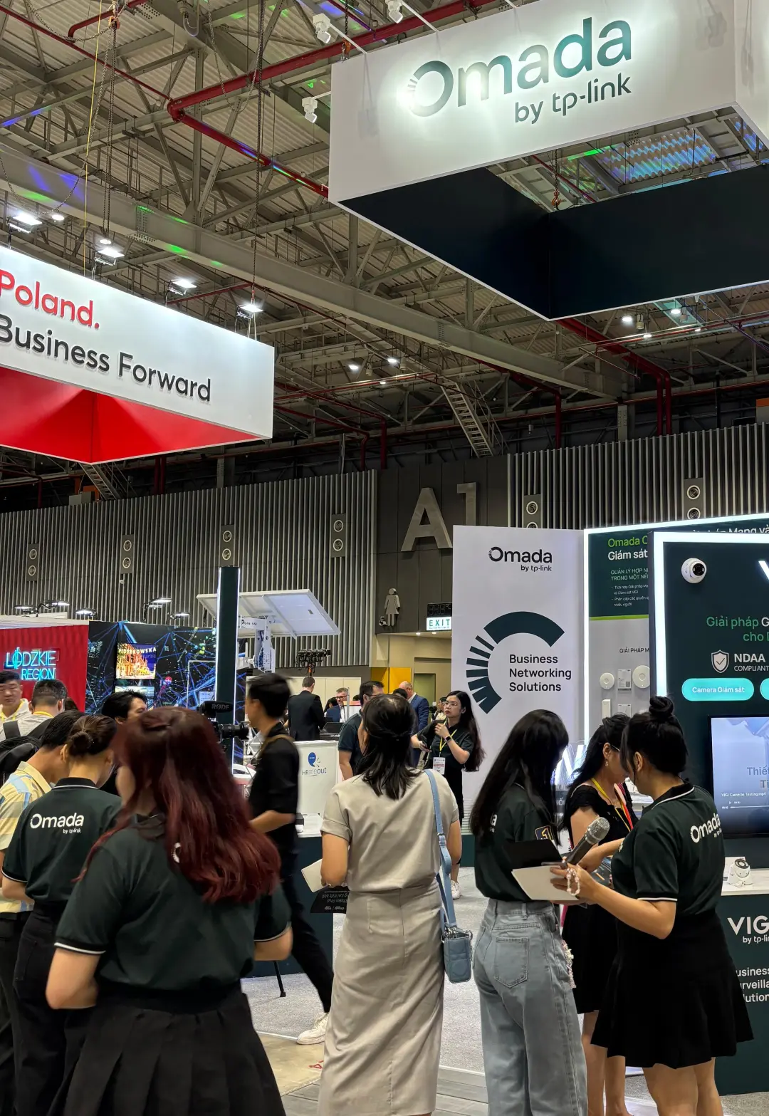 ICT COMM2025开展第一天现场掠影