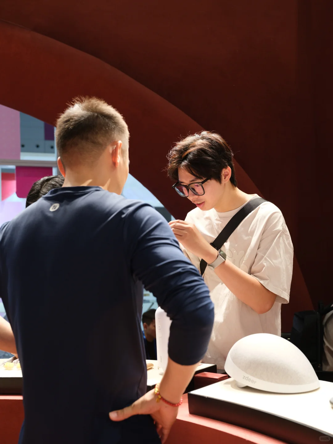 深圳礼品展首日！这抹红实在太耀眼?