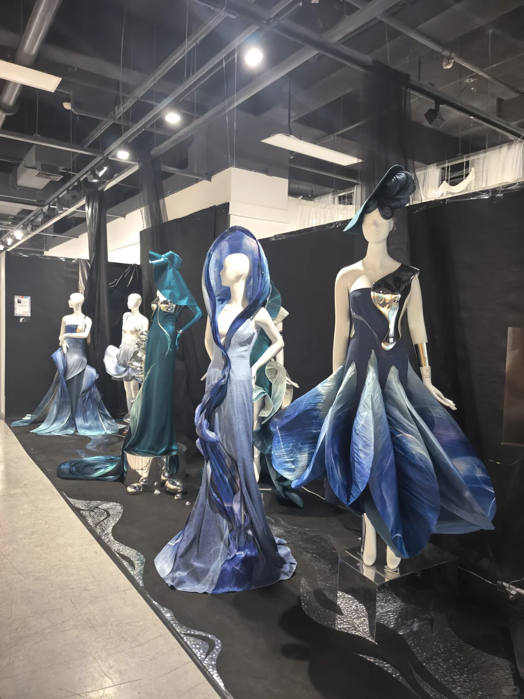 西美服装系毕业展