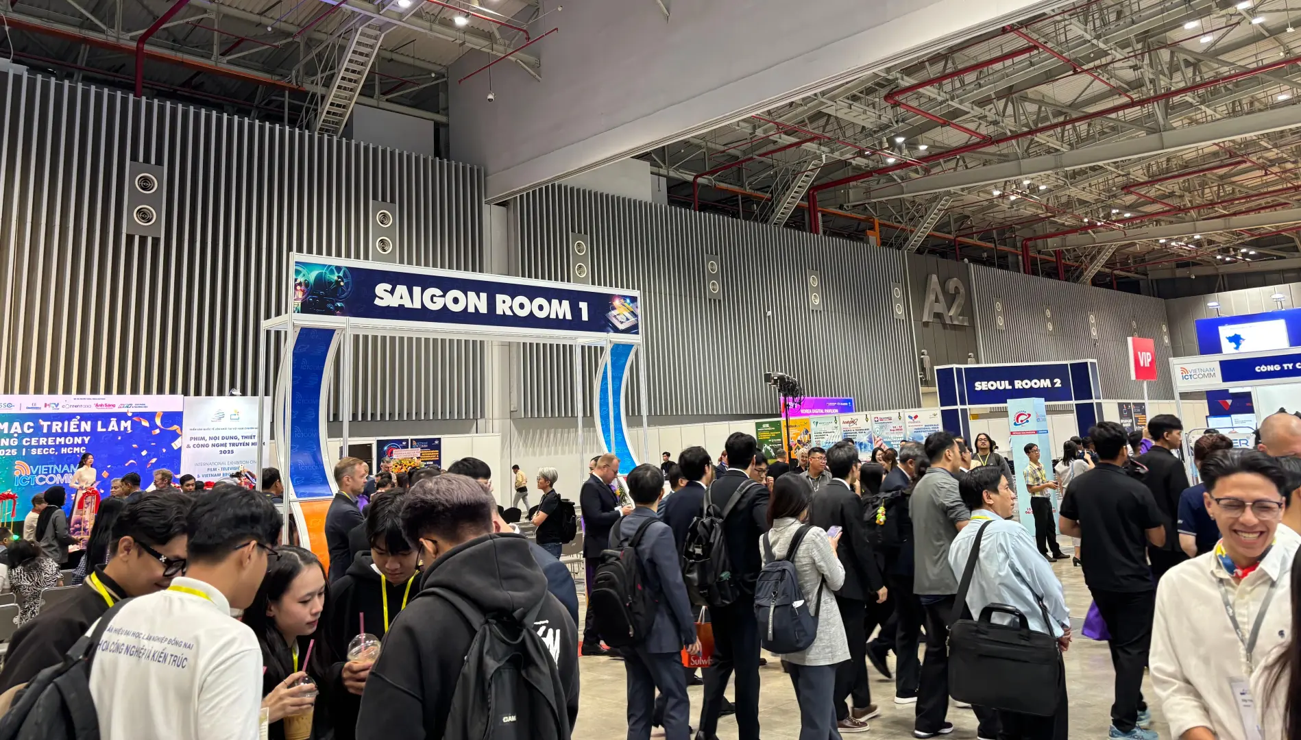 ICT COMM2025开展第一天现场掠影