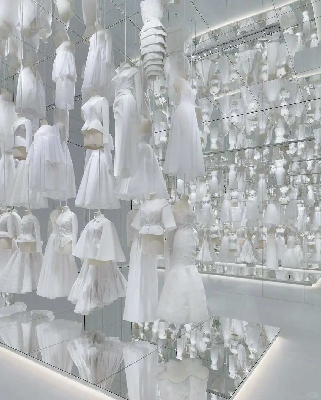 Dior首尔2025｜高定梦境展