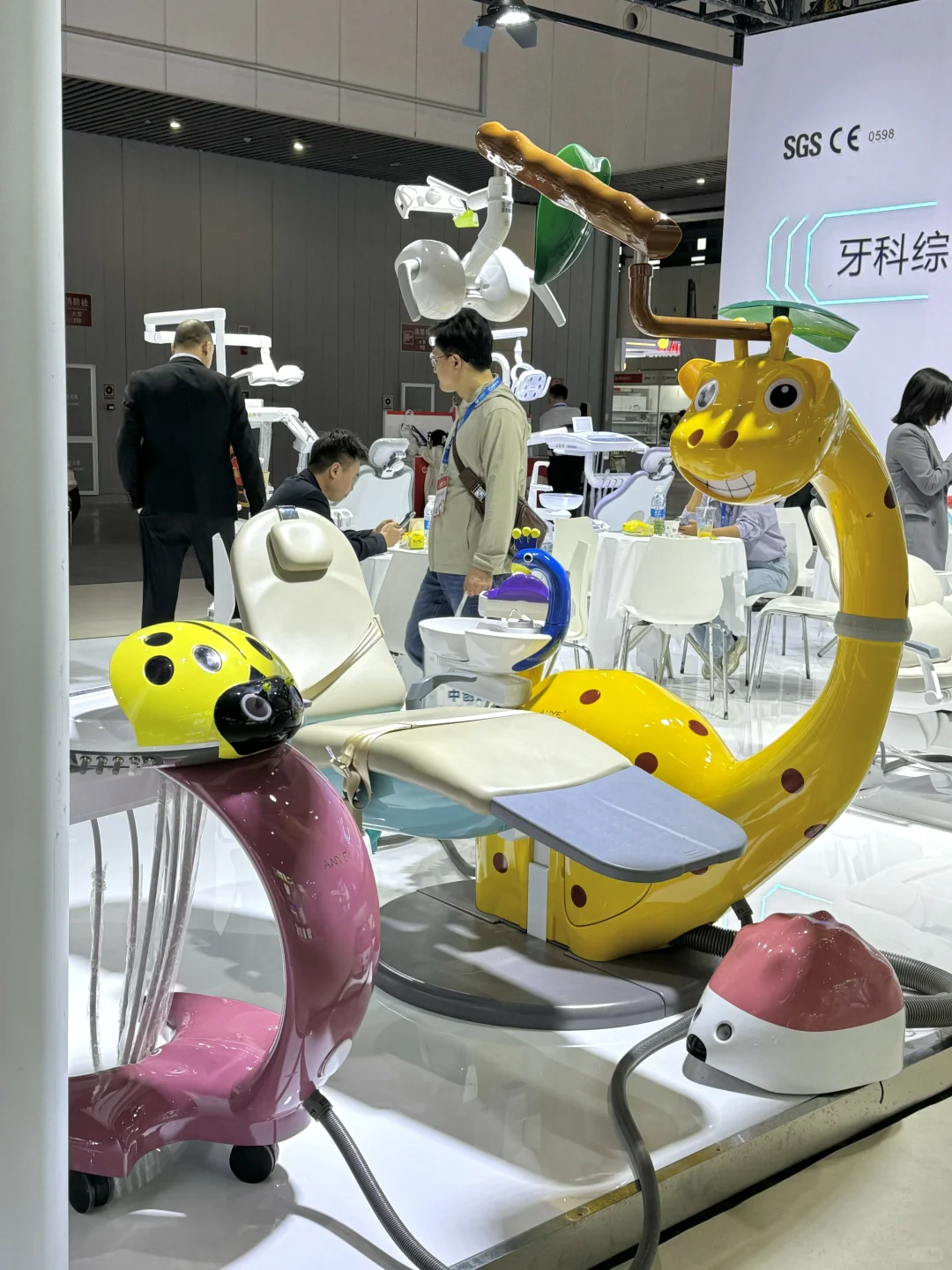 西部口腔展，这个牙椅真的好可爱！！！