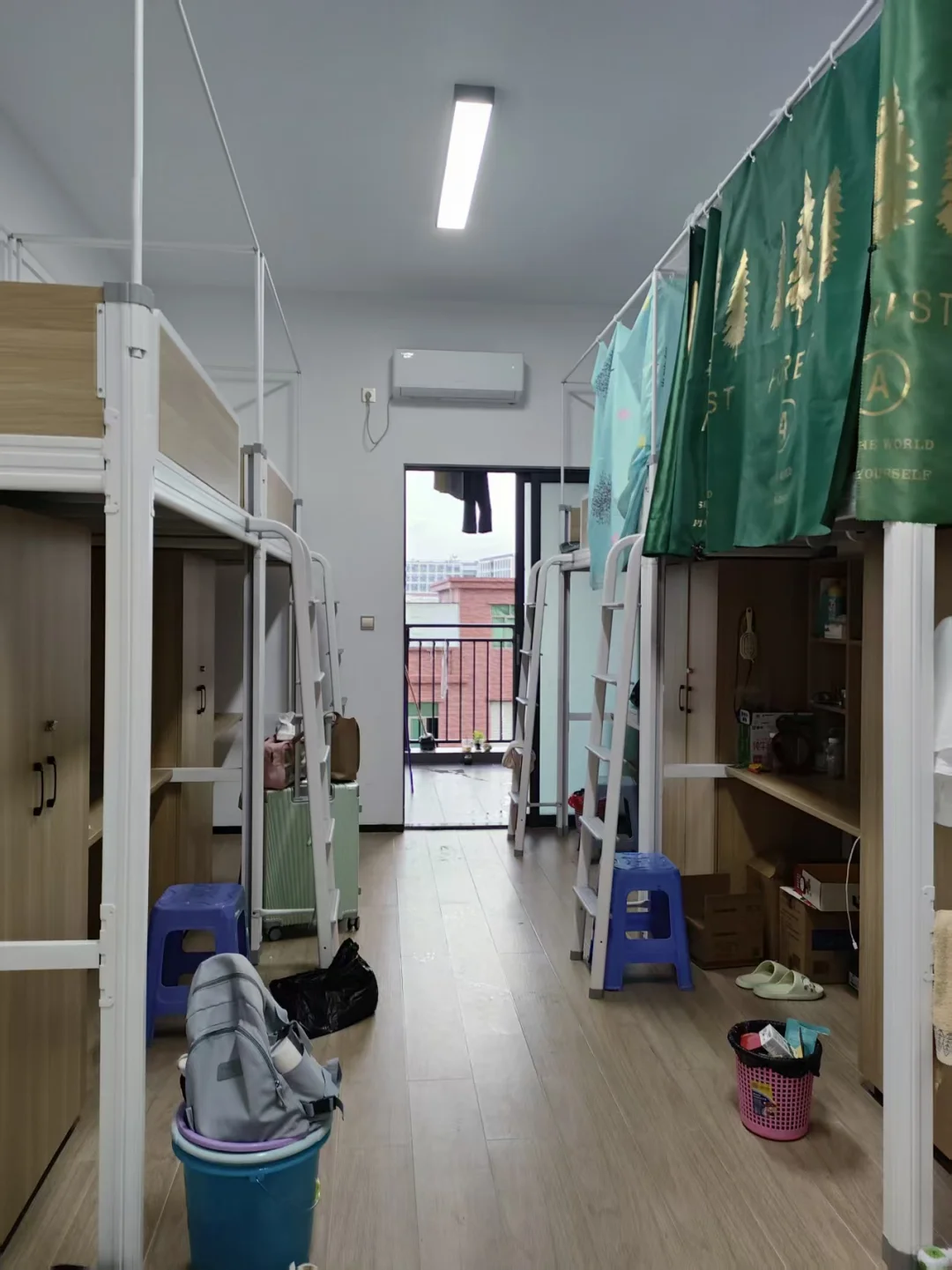 打算进厂过渡一个月的，现在不想走了