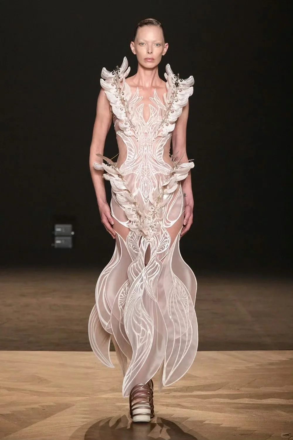 高定丨Iris Van Herpen F/W 2025 Couture