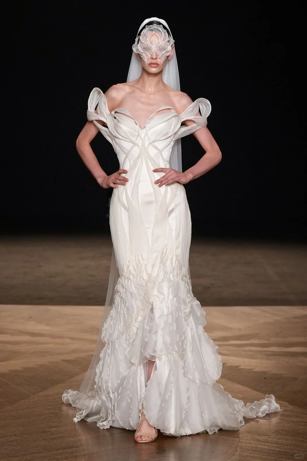 高定丨Iris Van Herpen F/W 2025 Couture