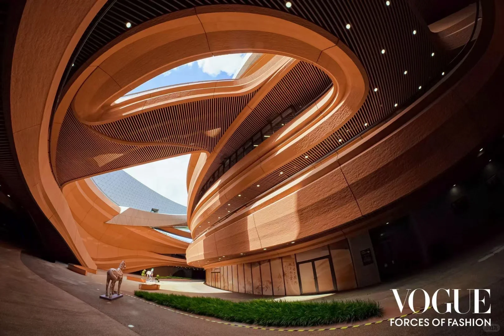 步入VOGUE花园,见证百花齐放