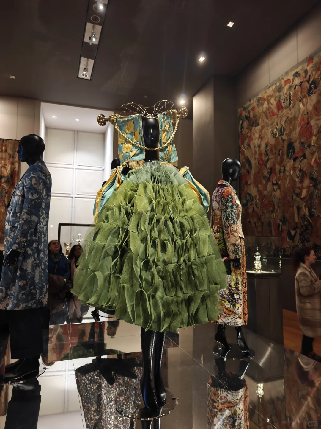 卢浮宫首次时尚展【Louvre couture】