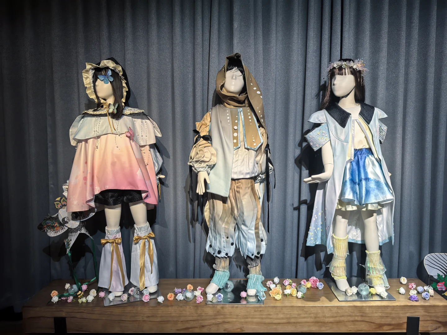 《织物建筑——身体的空间》服装展览
