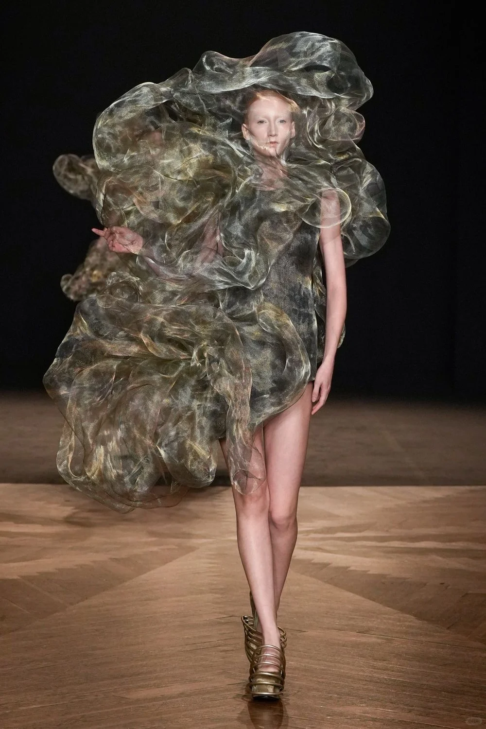 高定丨Iris Van Herpen F/W 2025 Couture
