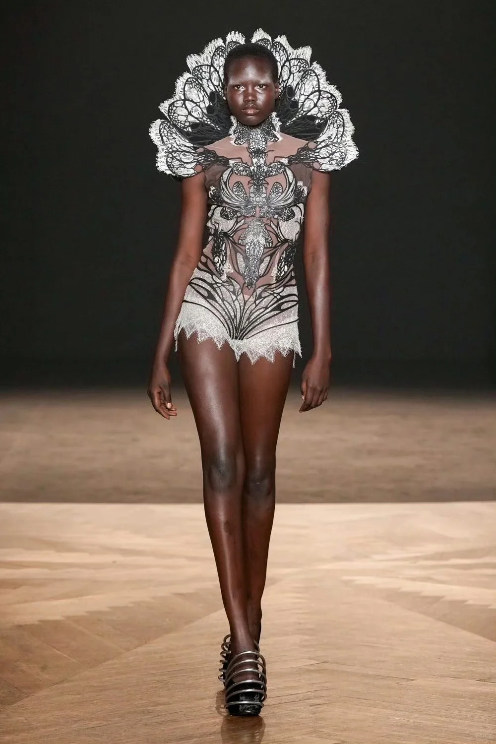 高定丨Iris Van Herpen F/W 2025 Couture