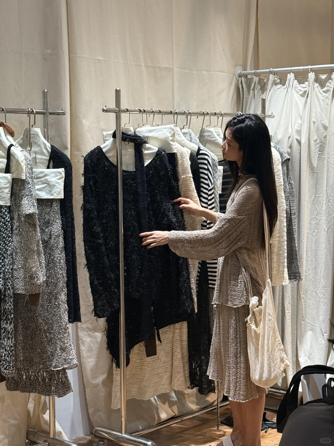 深圳后浪SHOWROOM爆火的设计师针织展位