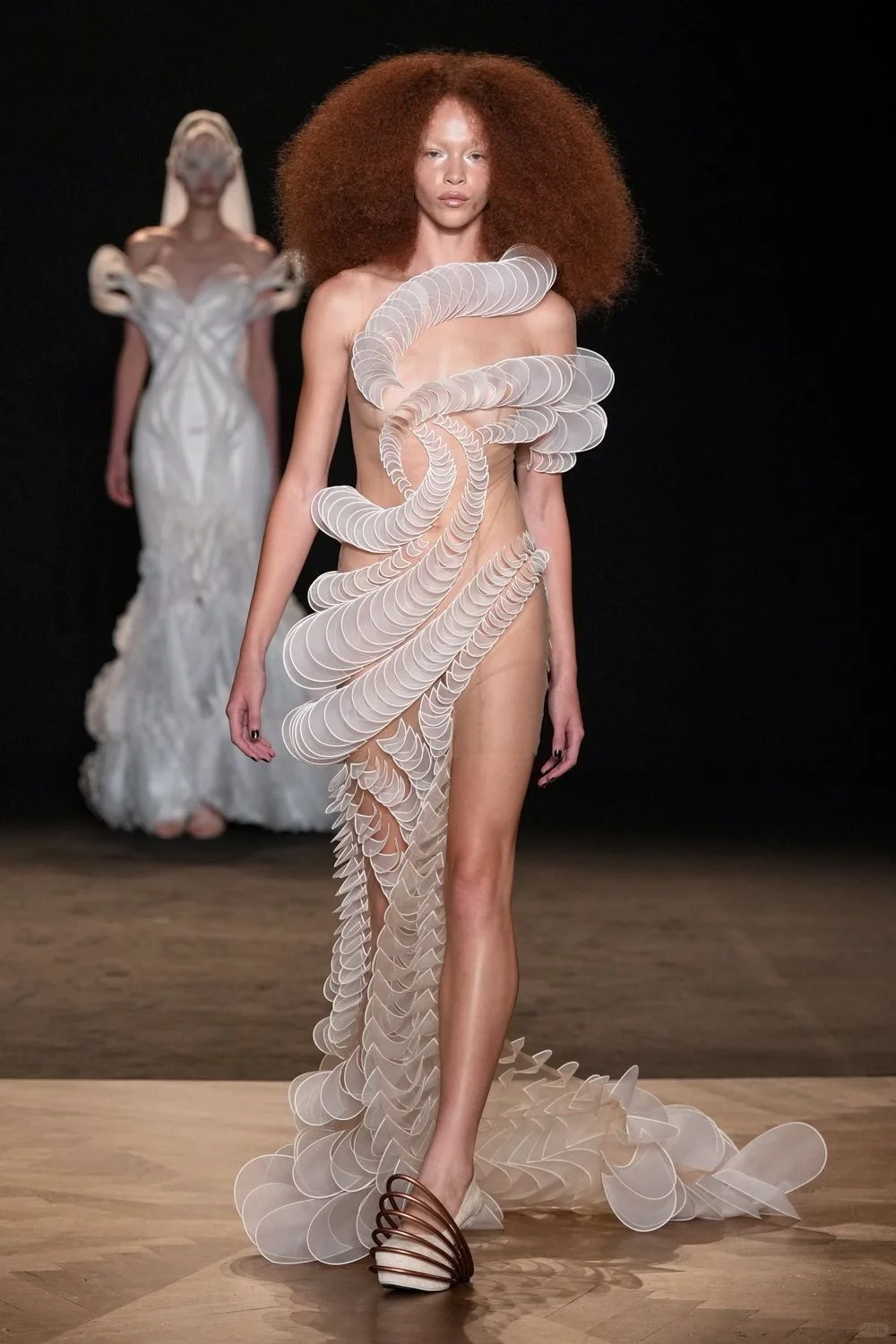 高定丨Iris Van Herpen F/W 2025 Couture