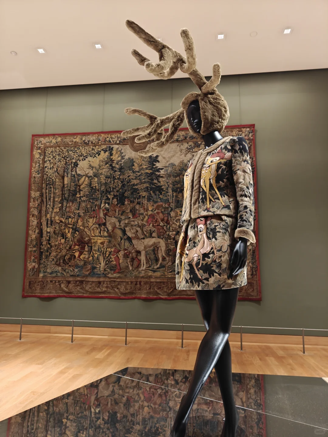 卢浮宫首次时尚展【Louvre couture】