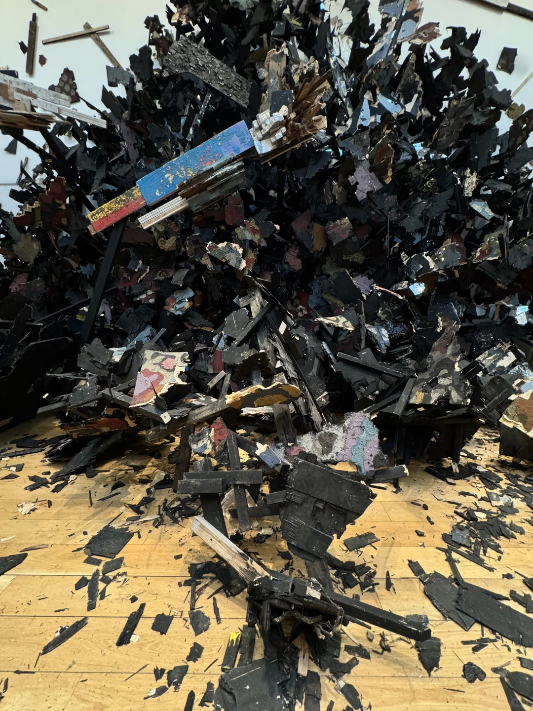 伦敦看展｜South London Gallery废墟中行走