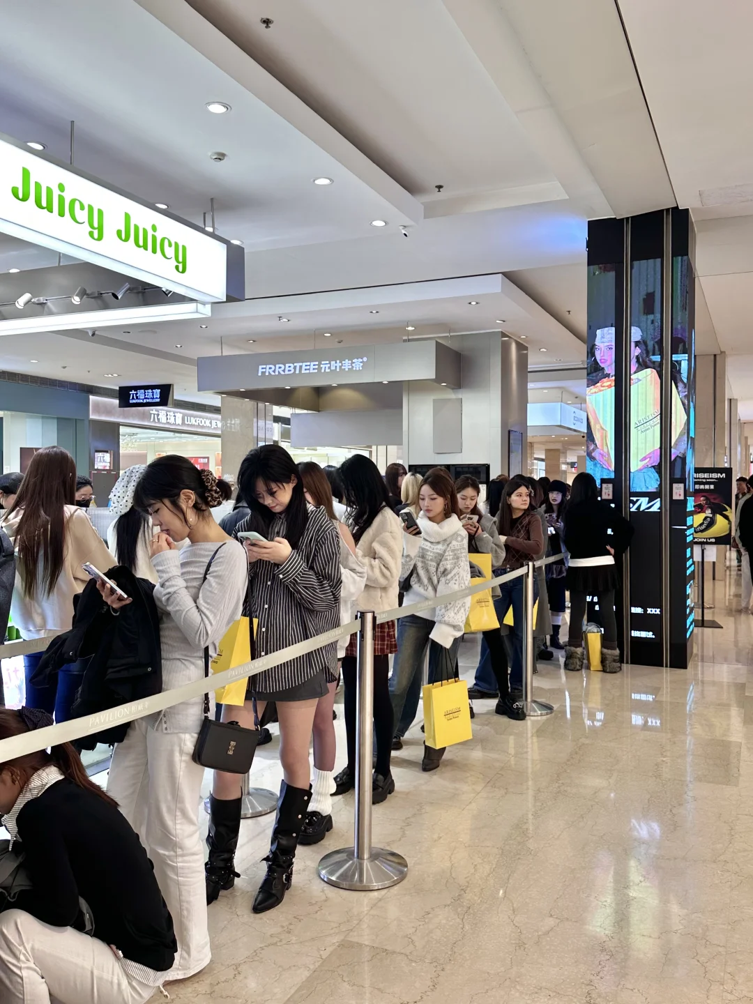 感觉全大连美女今天都来这里了….