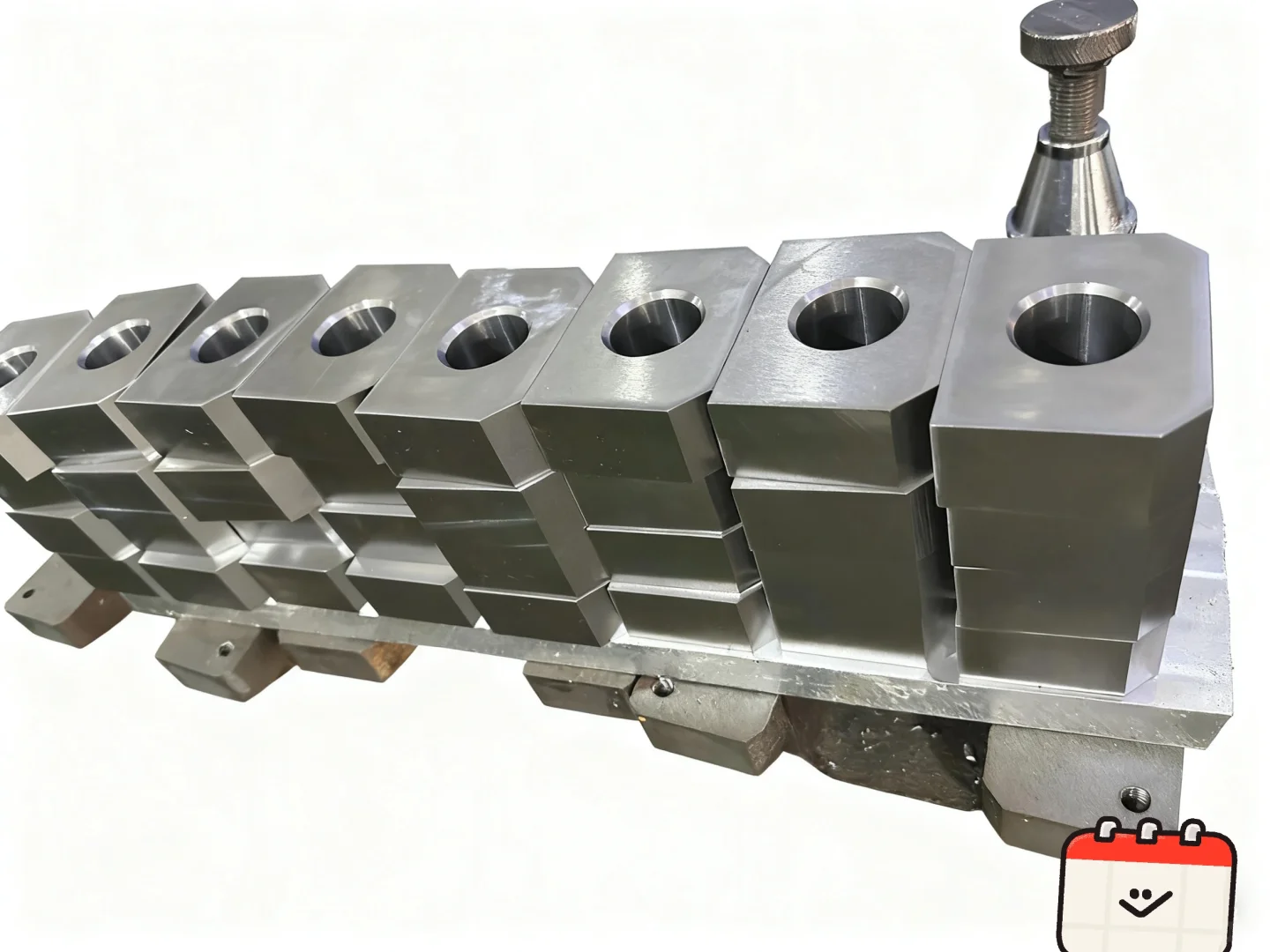 《 CNC 机械零件｜工业美学的极致体现，精密到