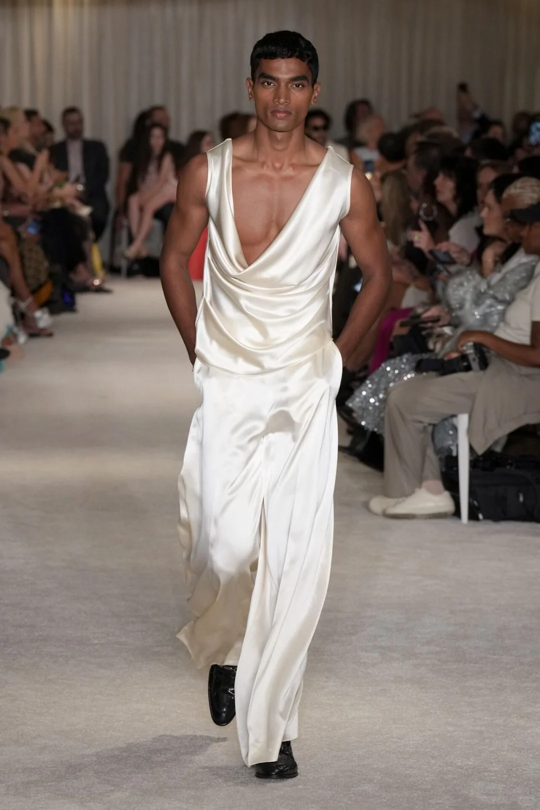 CHRISTIAN SIRIANO 2026春夏时装秀波点条纹