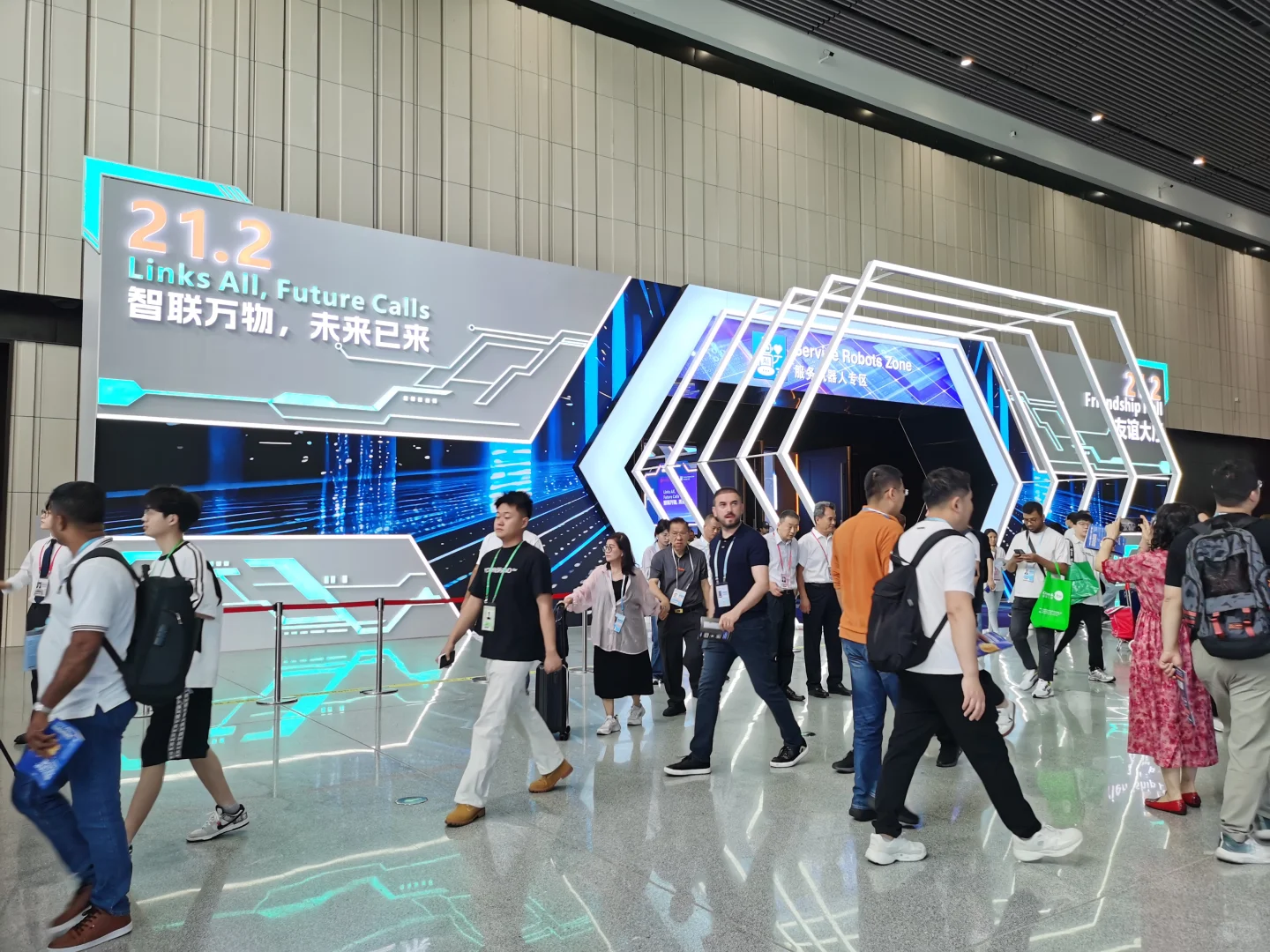 当未来迎面走来——中国智造人形机器人震撼