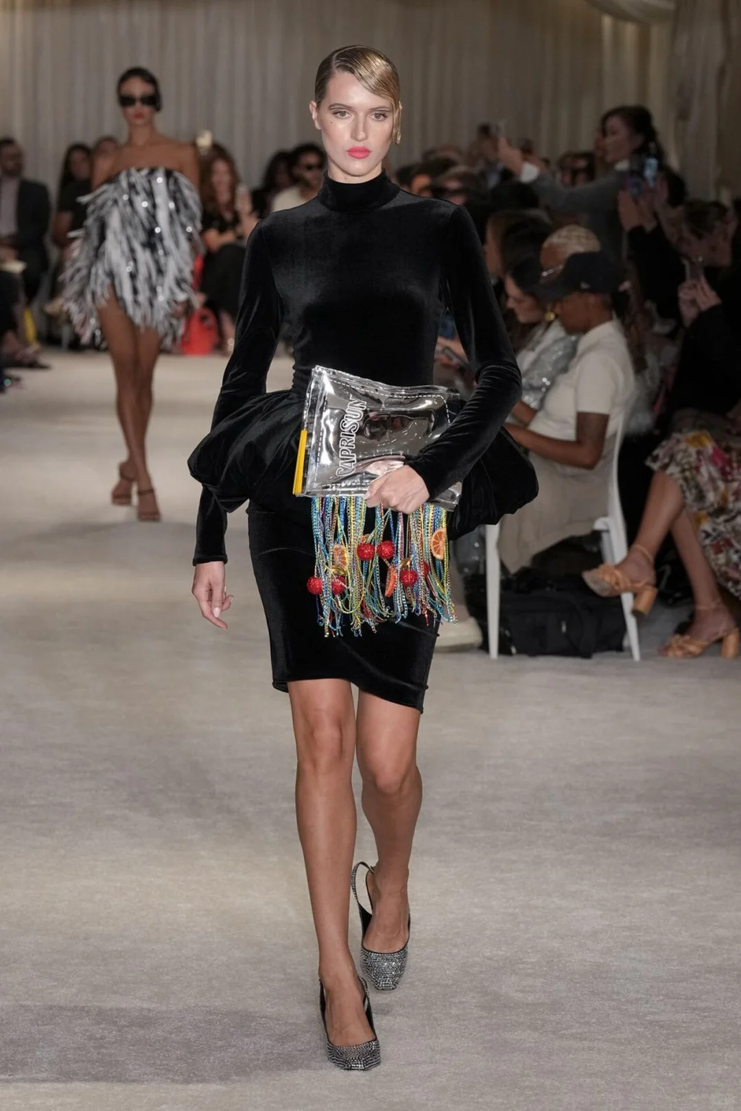 CHRISTIAN SIRIANO 2026春夏时装秀波点条纹