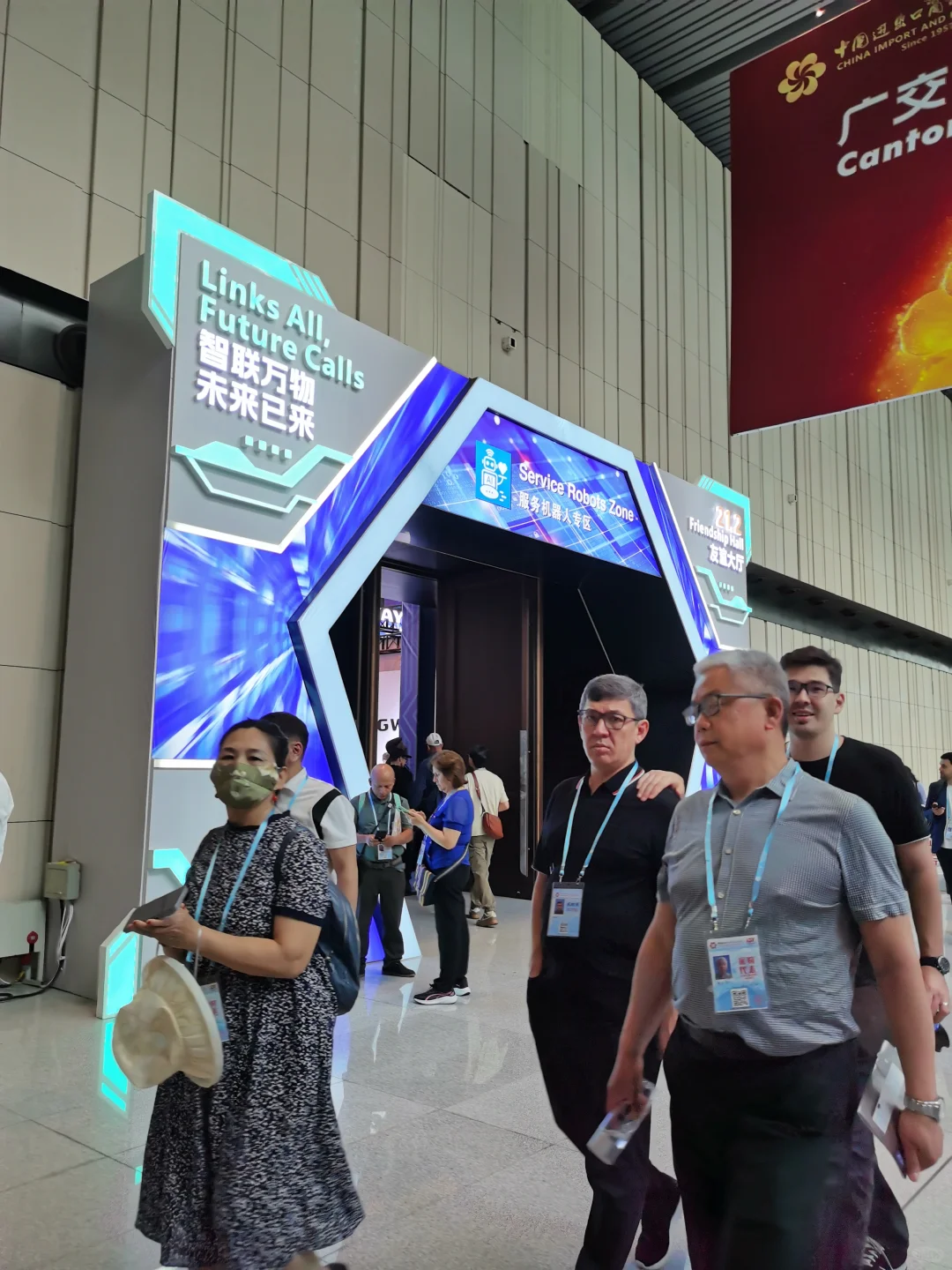 当未来迎面走来——中国智造人形机器人震撼