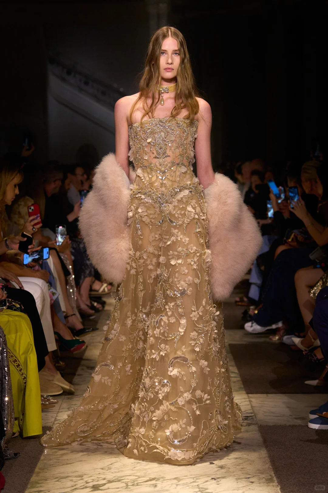 Elie Saab 2025秋冬高定，繁花锦簇的仙女裙