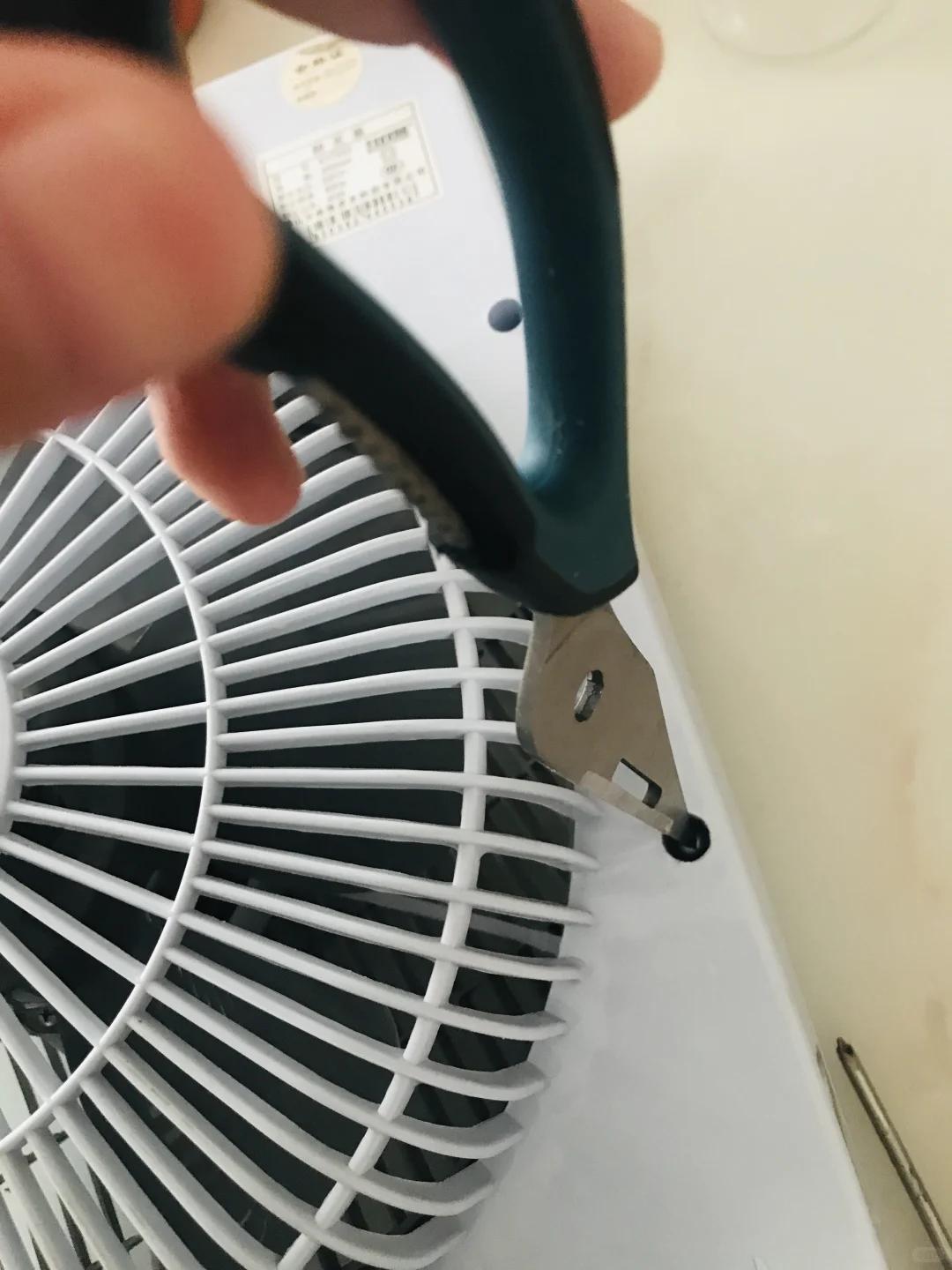 没有工具也可以拧三角形螺丝哦