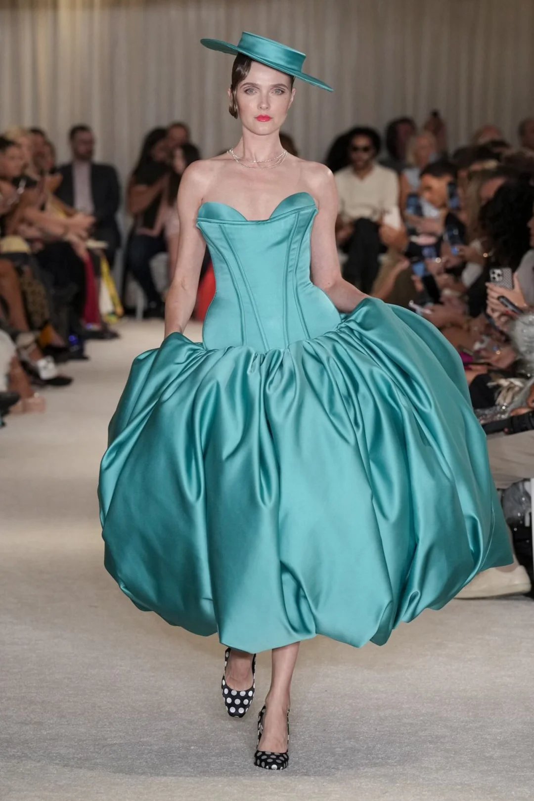 CHRISTIAN SIRIANO 2026春夏时装秀波点条纹