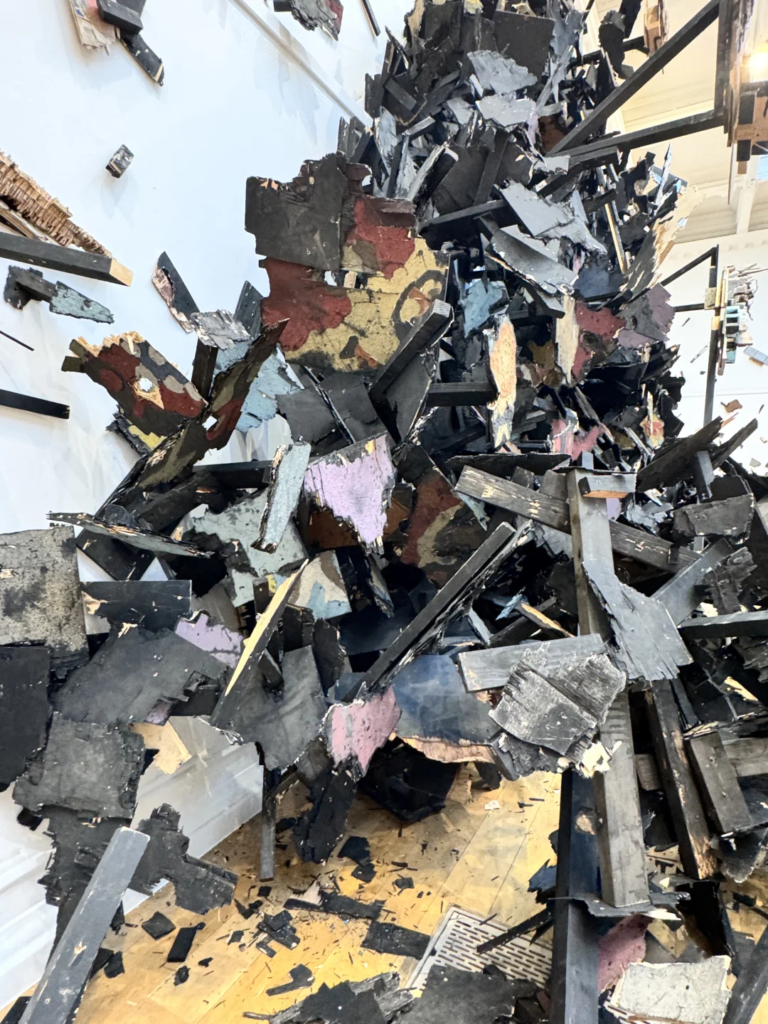 伦敦看展｜South London Gallery废墟中行走